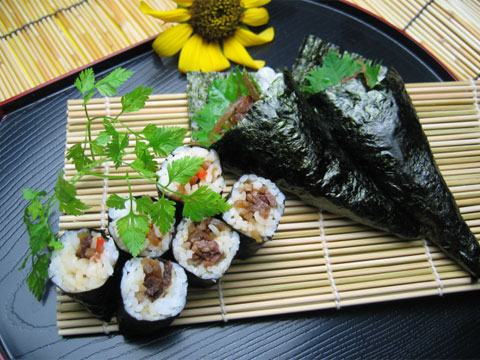 さくら肉のごぼう煮手巻き寿司
