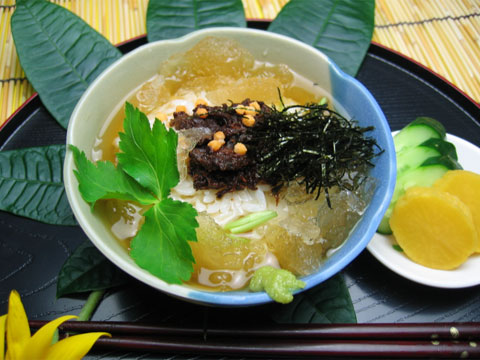 馬刺しの佃煮冷たいお茶漬け